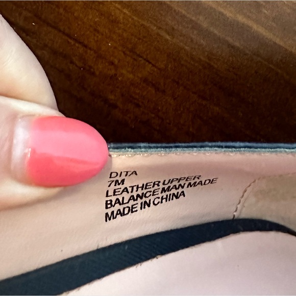 NICE PURLPLE AND PINK BETSEY JOHNSON PLAYFORM STILETTO HEELS - Picture 11 of 12